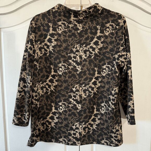 Investments‎ Animal Print, 3/4 Sleeve Tunic with Mock Turtleneck. - Picture 2 of 7